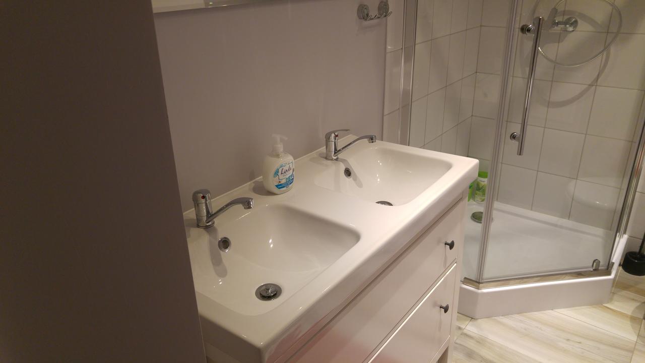 Rent0nline Niepodleglosci Rooms Metro Warschau Exterior foto