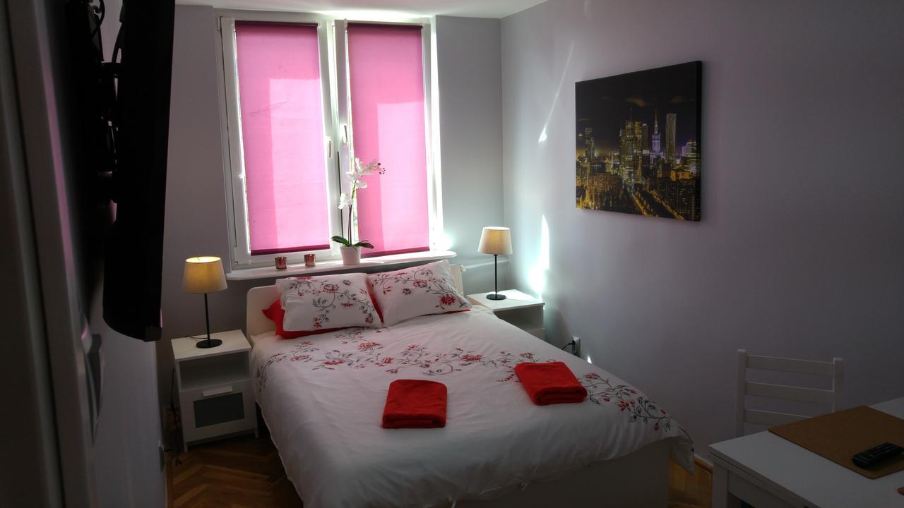 Rent0nline Niepodleglosci Rooms Metro Warschau Exterior foto